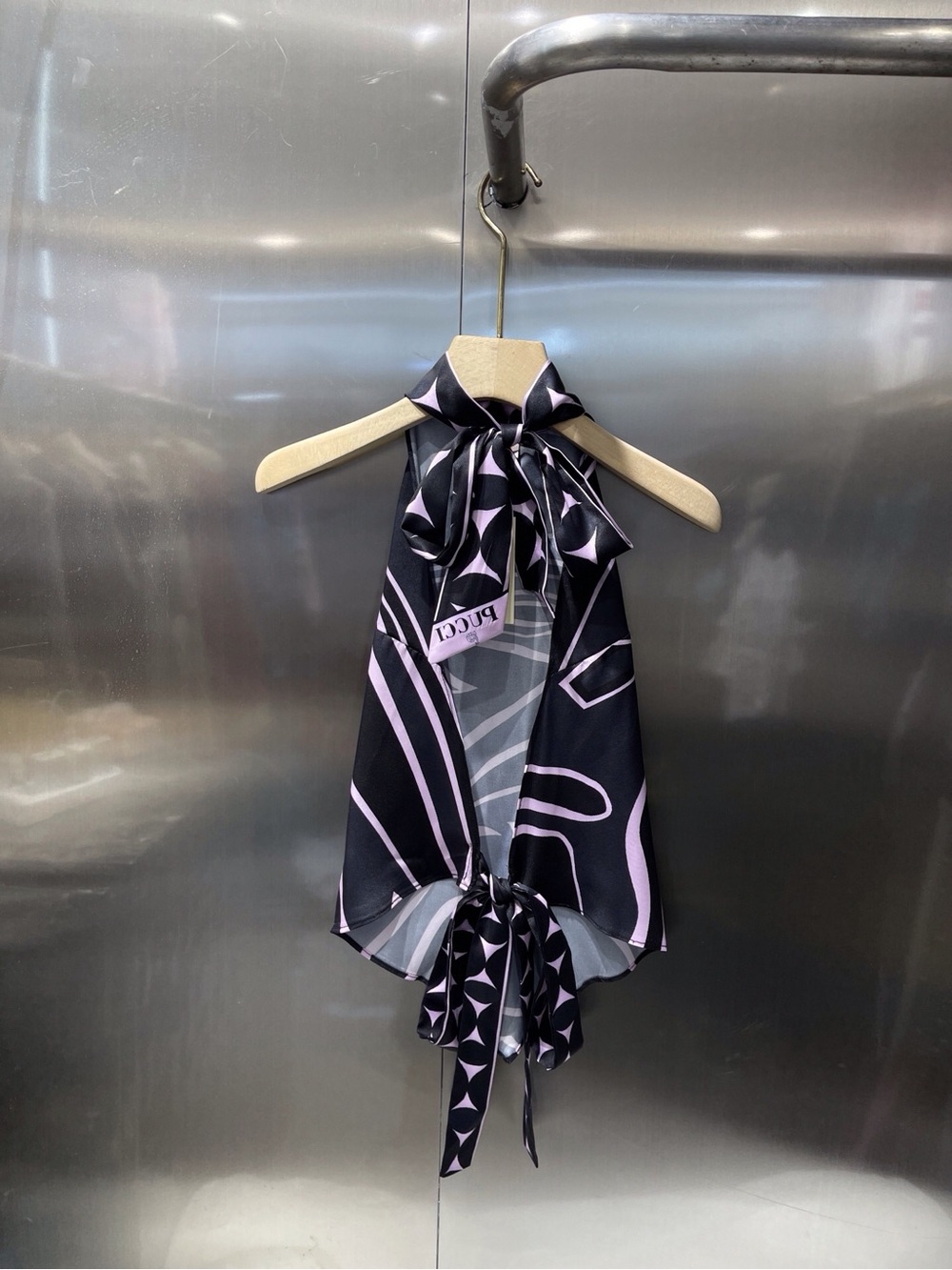Emilio Pucci Black and Lilac Halter Silk Tank - Picture 2 of 2